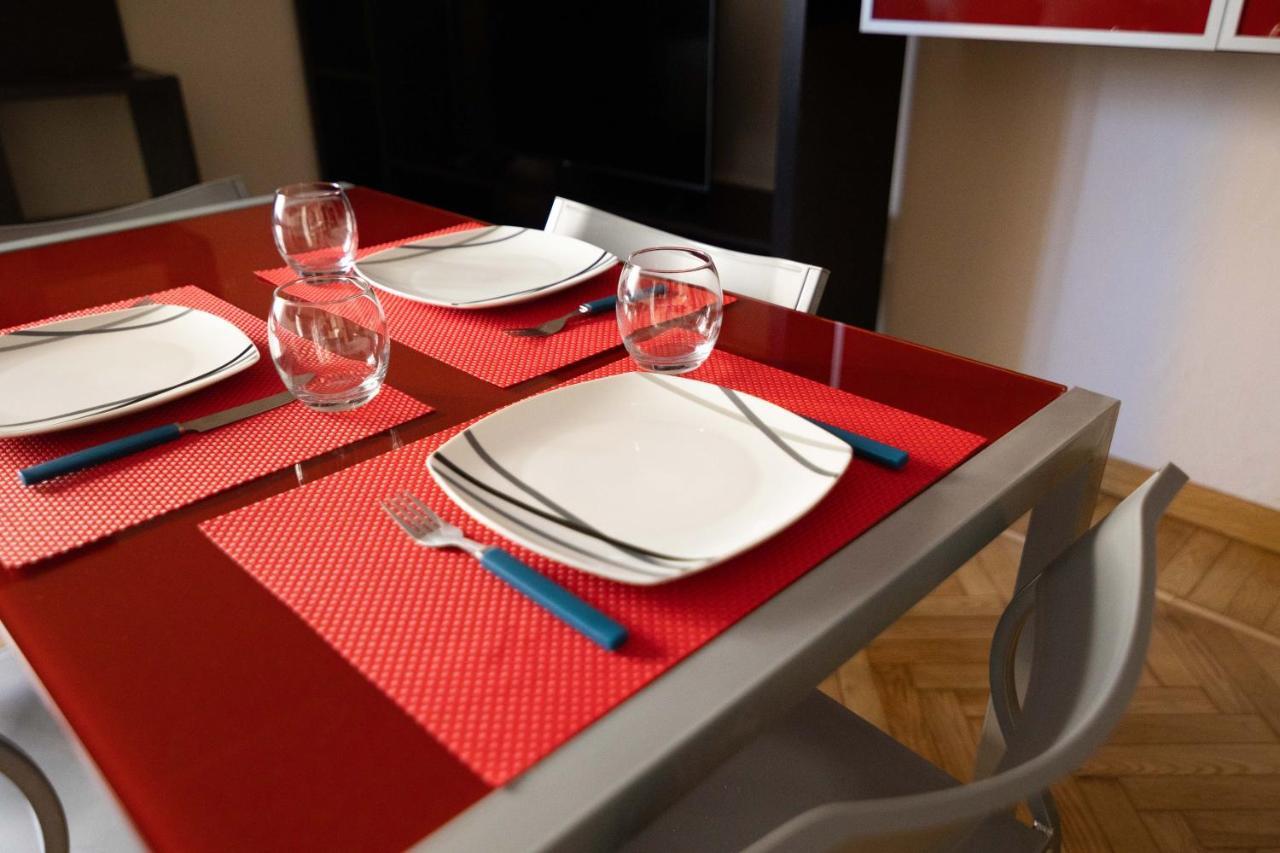 Grazioso Bilocale Comodo Ai Servizi Apartment Cuneo Bagian luar foto